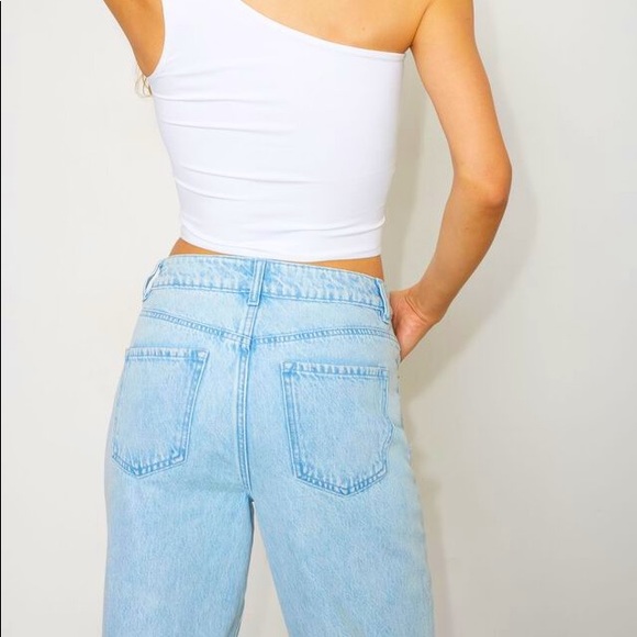Perfect Mid Length Light Wash Jean Short - Picture 4 of 12
